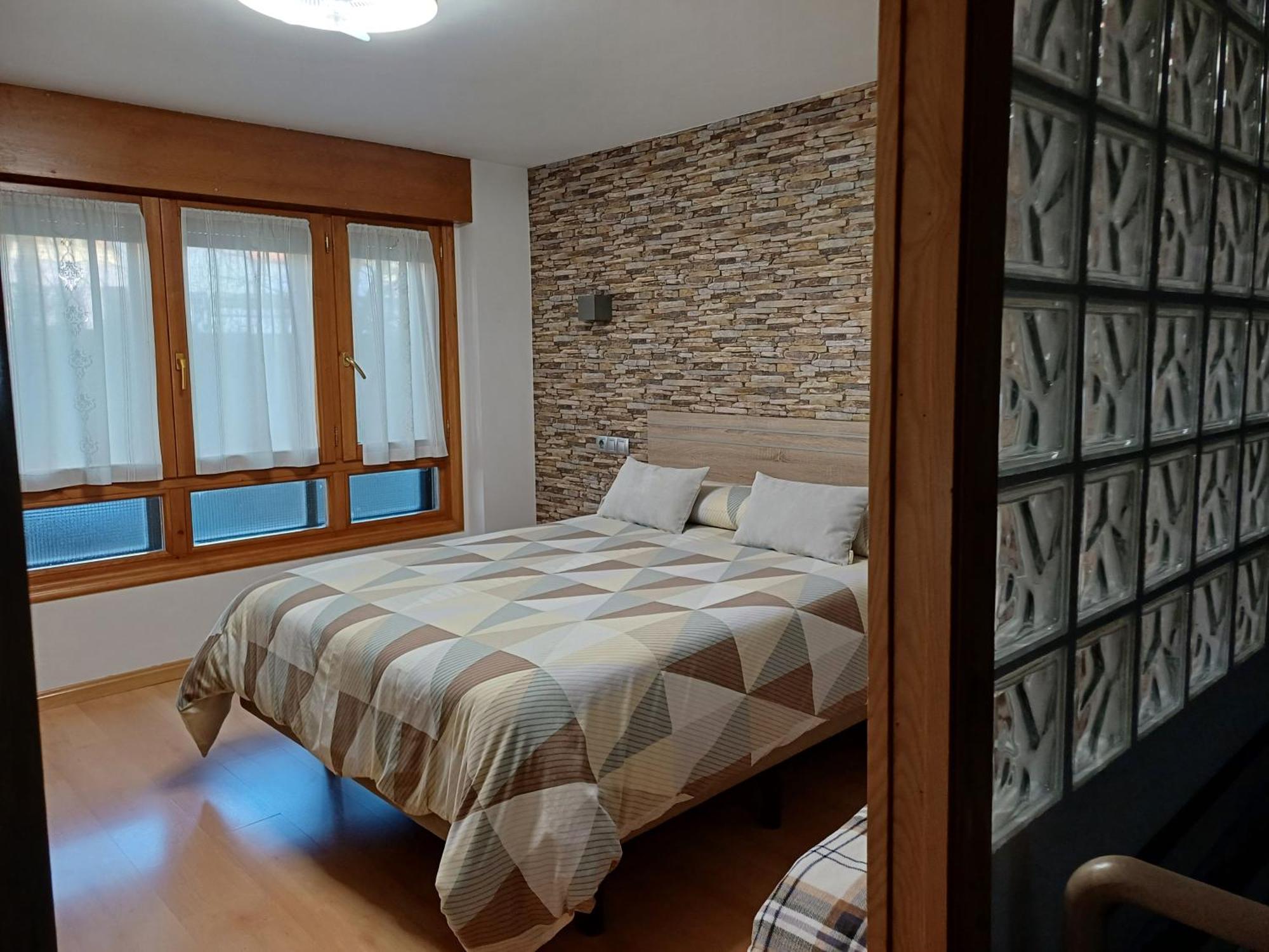 Apartamento Puerta Del Pirineo Sabinanigo Exterior photo